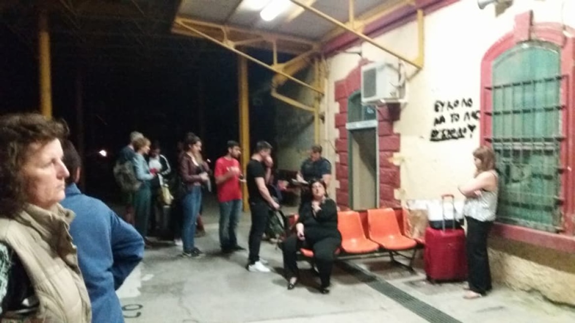 Τραγωδία στο Άδενδρο: Συγκλονίζουν οι μαρτυρίες των επιβατών του εκτροχιασμένου τρένου